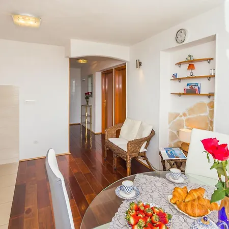 Appartamento With Parking Space - 2196 Spalato