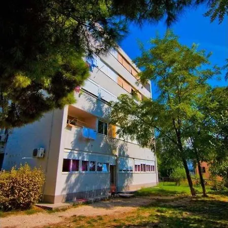 Apartment With Parking Space - 2196 *