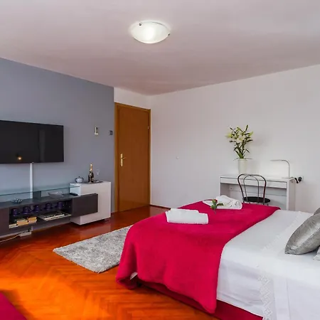 With Parking Space - 2196 スプリト