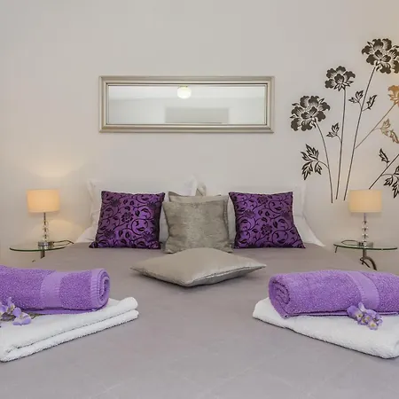 With Parking Space - 2196 * Σπλιτ